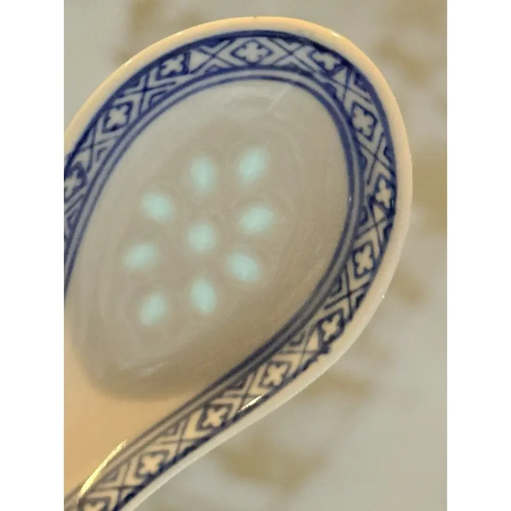 Vintage Chinese Rice Grain Porcelain Blue White Soup Set 2 Cups 2 Saucers Spoon
